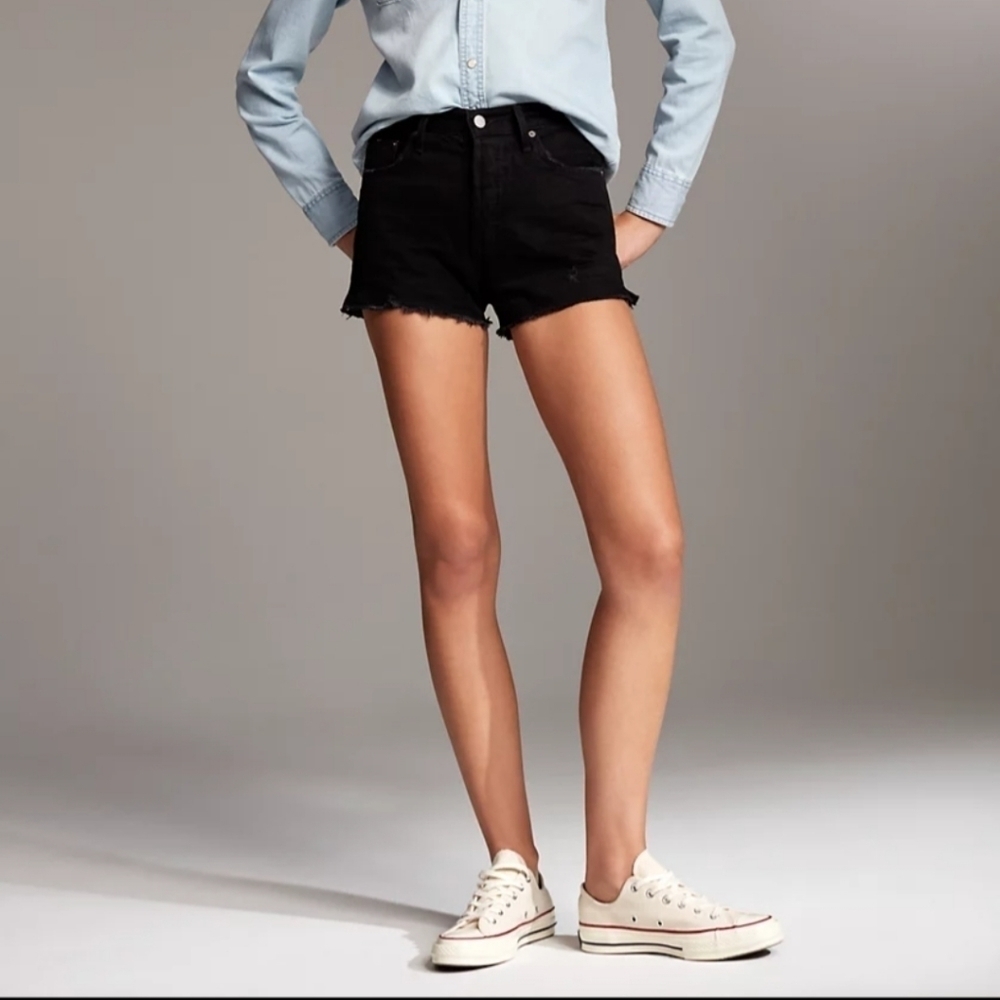 Aritzia Denim ForumThe Yoko Short in Black Size 27